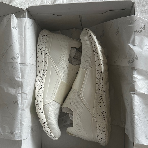 APL Techloom Bliss White Athletic Shoes - Picture 4 of 5